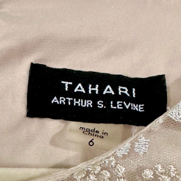 COPY - TAHARI Women's Sleeveless Embroidered Lace. Size 6. New with tags - NEVE… - Picture 7 of 12